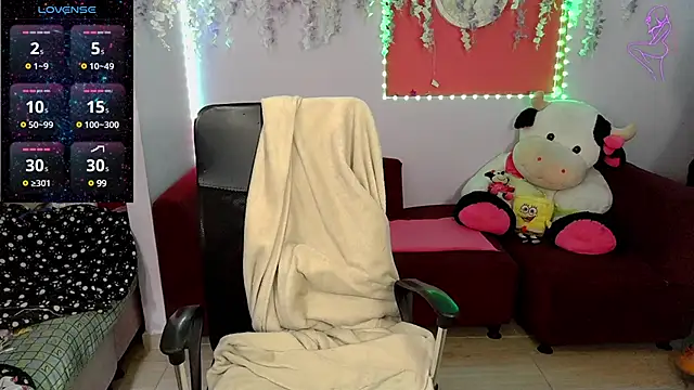 Snapshot of ValentinaMiller_ chatting on January 2025 08:34:02 PM ValentinaMiller online show from January 2025 08:34:02 PM