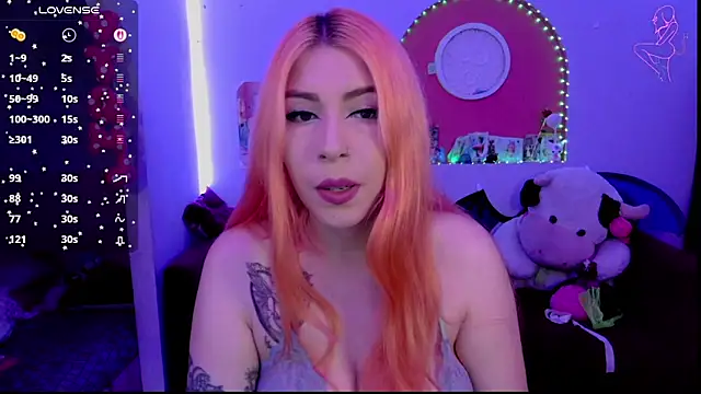 Snapshot of ValentinaMiller_ chatting on November 2025 03:45:01 PM ValentinaMiller online show from November 2025 03:45:01 PM