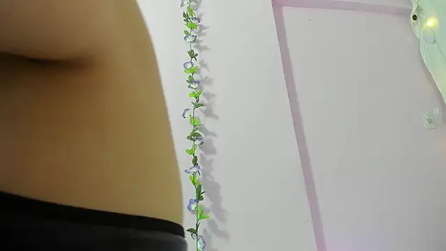 Samanta roberts1 online show from January 2025 12:30:01 PM