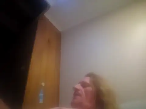 Travislovescum online show from October 2025 09:53:01 AM