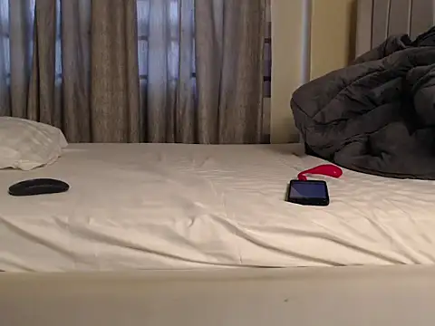 CurvyGlass online show from March 2025 04:30:02 AM