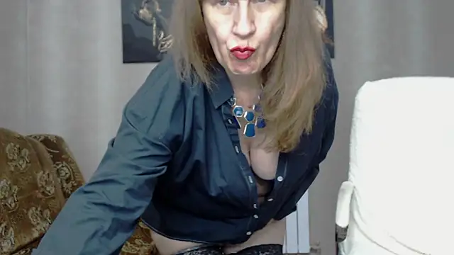 Snapshot of koroleva70 chatting on December 2024 07:23:01 PM koroleva70 online show from December 2024 07:23:01 PM