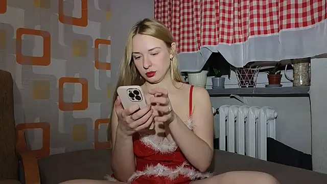 FREYA - online show from December 2025 03:30:02 PM