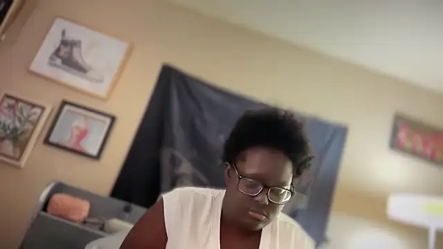 Yagurl  west online show from January 2025 10:35:02 PM