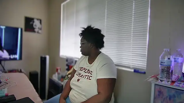 Yagurl  west online show from February 2025 09:56:02 PM