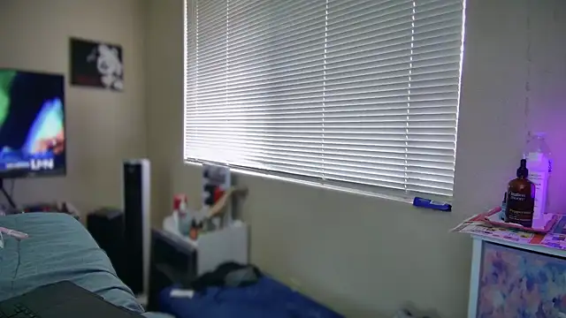 Yagurl  west online show from February 2025 12:35:01 AM