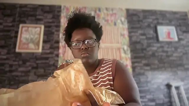 Yagurl  west online show from October 2025 09:56:01 PM