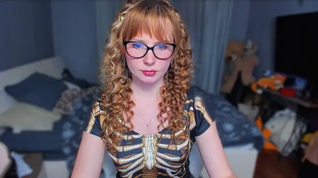 KlementinaBbG online show from October 2025 03:35:01 PM