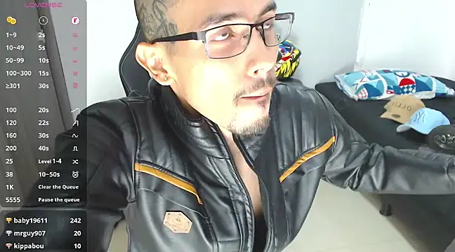 russthiago online show from February 2025 07:38:01 PM