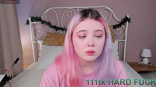   KawaiiYuki   online show from January 2025 08:39:01 AM