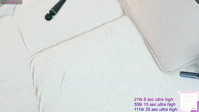 Snapshot of __KawaiiYuki__ chatting on June 2026 04:17:01 AM KawaiiYuki online show from June 2026 04:17:01 AM