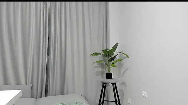 sarahphyllis online show from September 2025 09:37:01 PM