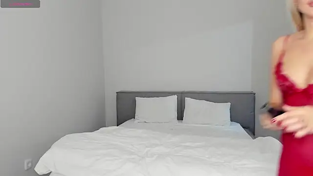 sarahphyllis online show from November 2025 08:30:01 PM