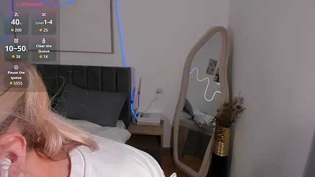 SimonaGerry online show from November 2025 04:40:02 AM