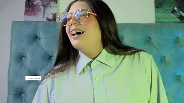 Paola Lyon  online show from September 2025 06:45:01 PM