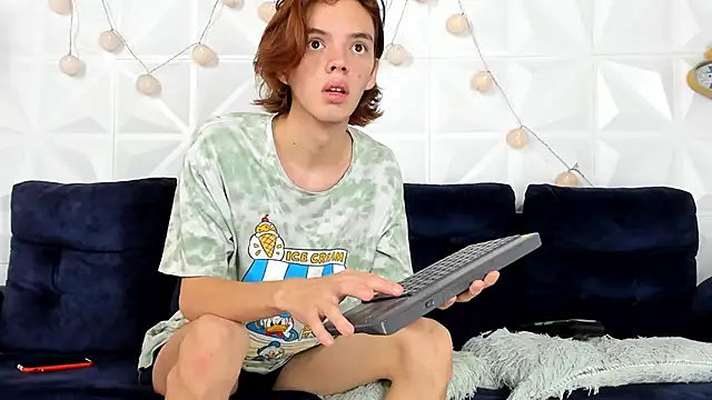 daniel hot03 online show from February 2025 01:33:02 PM