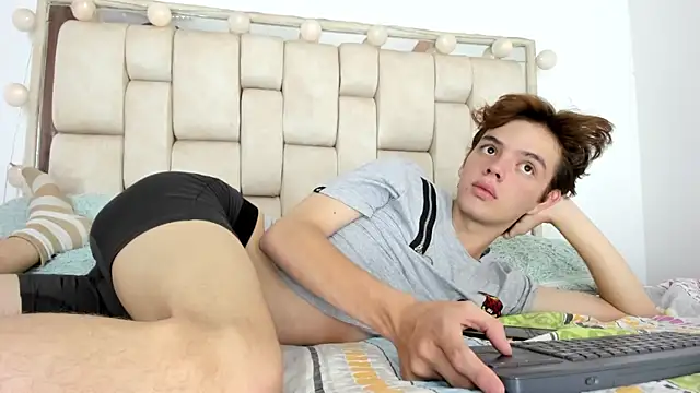 daniel hot03 online show from November 2025 08:30:01 PM