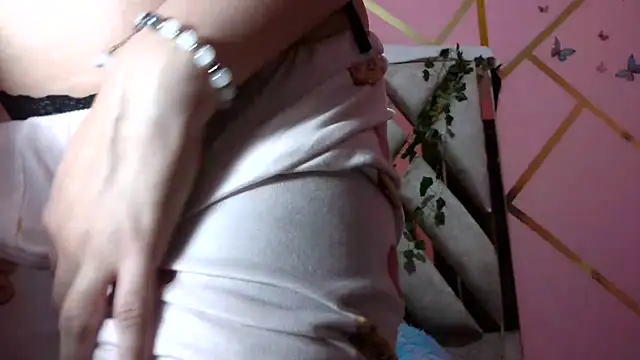 nadescomthxx online show from February 2025 02:58:02 AM