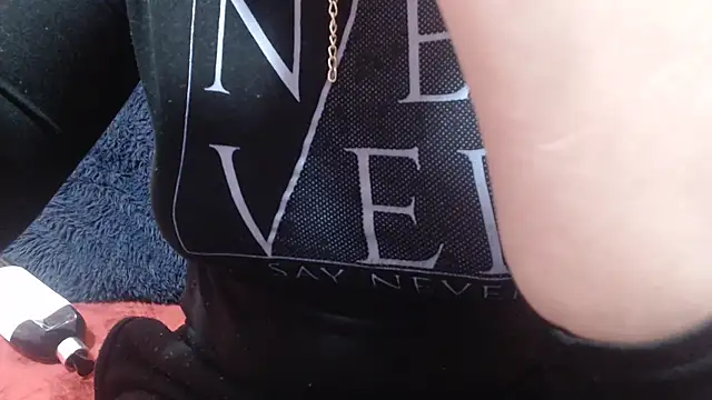 nadescomthxx online show from October 2025 04:19:01 PM