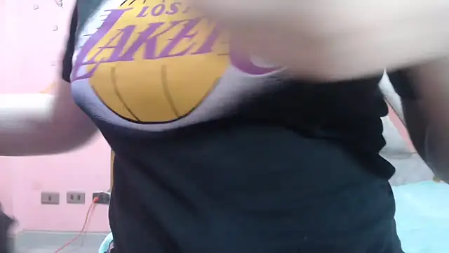 nadescomthxx online show from October 2025 02:35:01 PM