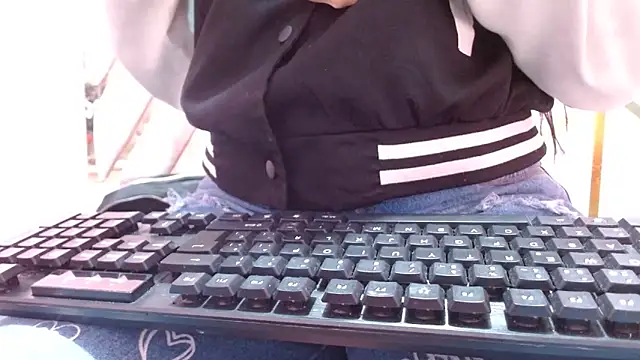 nadescomthxx online show from November 2025 04:40:02 PM