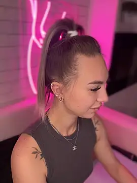 MiaMinx online show from December 2024 10:41:01 PM