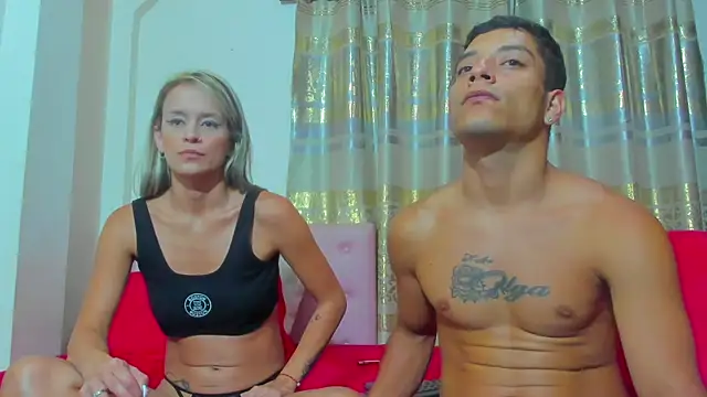 Snapshot of AnderAndMartina chatting on December 2024 12:48:02 AM AnderAndMartina online show from December 2024 12:48:02 AM