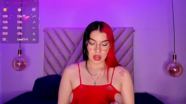 EmmaSwift  online show from October 2025 01:41:02 AM