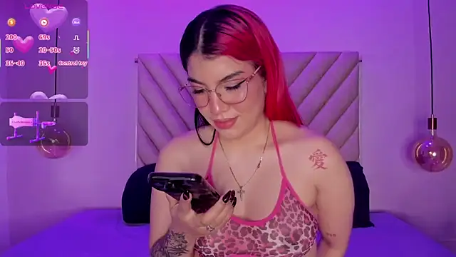 EmmaSwift  online show from November 2025 02:22:02 AM