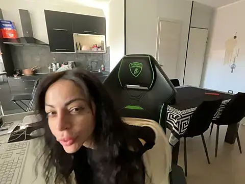 Chloe Ricci online show from November 2025 09:42:02 AM