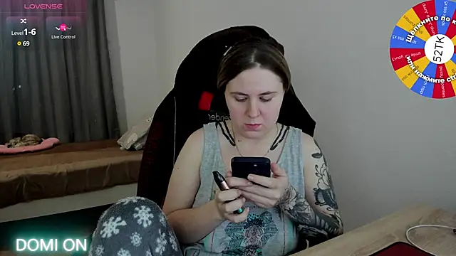 Olivia Munk online show from January 2025 02:46:02 PM