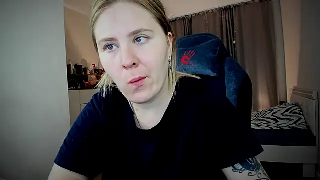 Olivia Munk online show from September 2025 04:12:02 AM