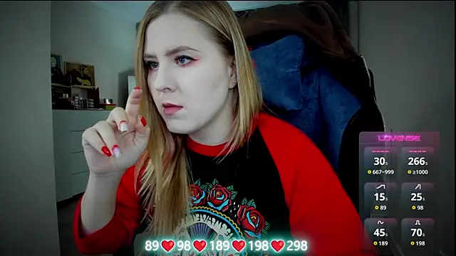 Olivia Munk online show from November 2025 04:23:01 AM