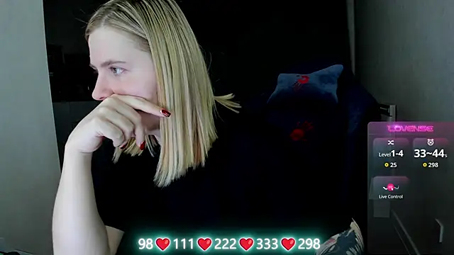 Olivia Munk online show from April 2026 06:19:01 AM