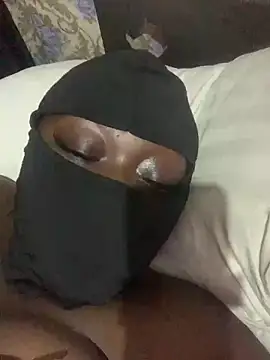 Snapshot of sweet1111 chatting on December 2024 04:13:02 AM sweet1111 online show from December 2024 04:13:02 AM