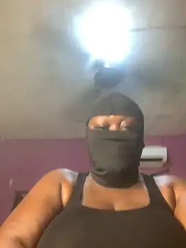 Snapshot of sweet1111 chatting on December 2024 11:35:01 PM sweet1111 online show from December 2024 11:35:01 PM