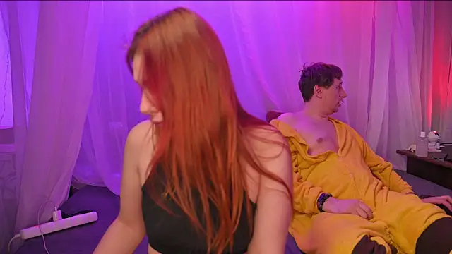 Snapshot of Claudia_and_elon_ chatting on February 2025 10:36:01 PM Claudia and elon online show from February 2025 10:36:01 PM