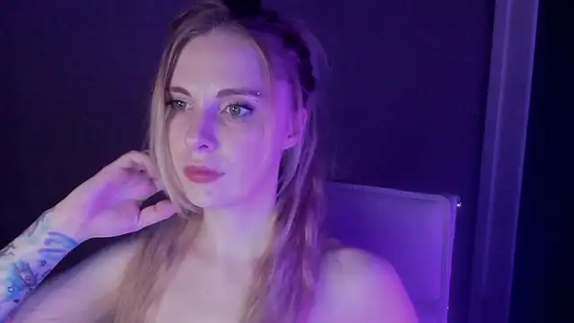 Snapshot of Aqualen chatting on March 2025 09:37:02 PM Aqualen online show from March 2025 09:37:02 PM