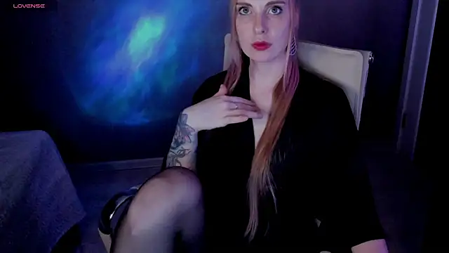 Snapshot of Aqualen chatting on November 2025 07:13:01 PM Aqualen online show from November 2025 07:13:01 PM