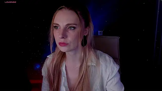 Snapshot of Aqualen chatting on November 2025 12:38:01 PM Aqualen online show from November 2025 12:38:01 PM