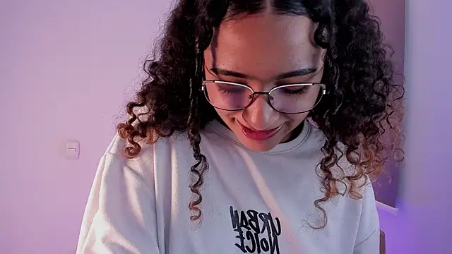 DAHLIA BROWNIE online show from March 2025 04:49:02 AM