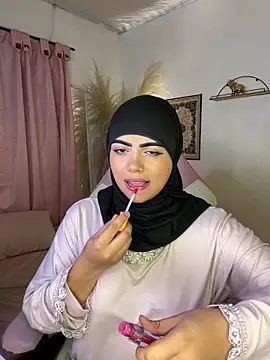 Snapshot of shayla_18 chatting on February 2025 06:08:01 AM shayla 18 online show from February 2025 06:08:01 AM