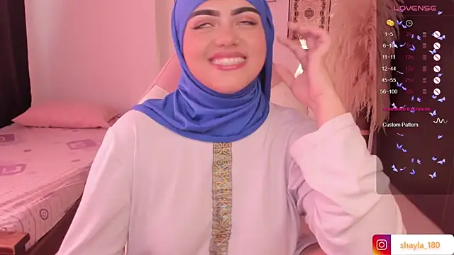 Snapshot of shayla_18 chatting on February 2025 08:50:01 PM shayla 18 online show from February 2025 08:50:01 PM