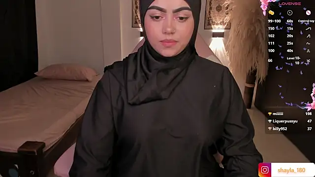 Snapshot of shayla_18 chatting on March 2025 12:33:02 AM shayla 18 online show from March 2025 12:33:02 AM