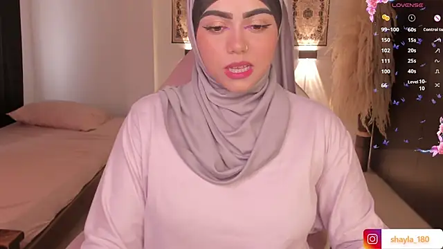 Snapshot of shayla_18 chatting on March 2025 08:51:02 PM shayla 18 online show from March 2025 08:51:02 PM