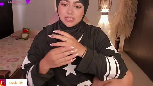 Snapshot of shayla_18 chatting on October 2025 08:17:01 PM shayla 18 online show from October 2025 08:17:01 PM