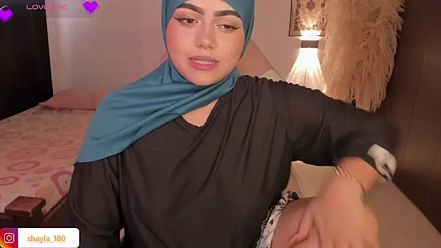 Snapshot of shayla_18 chatting on October 2025 07:37:01 PM shayla 18 online show from October 2025 07:37:01 PM