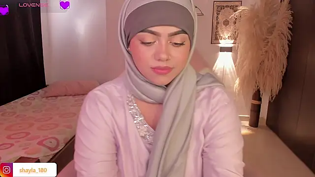 Snapshot of shayla_18 chatting on October 2025 08:11:02 PM shayla 18 online show from October 2025 08:11:02 PM