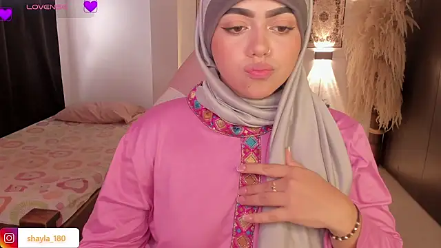 Snapshot of shayla_18 chatting on October 2025 07:26:02 PM shayla 18 online show from October 2025 07:26:02 PM