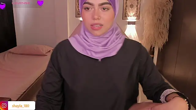 Snapshot of shayla_18 chatting on November 2025 06:41:02 PM shayla 18 online show from November 2025 06:41:02 PM